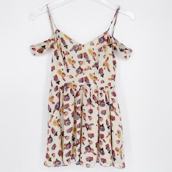 Kimchi Blue Size 0 Romper Cream Off The Shoulder Tank Sleeveless Low Cut Back - Picture 1 of 10